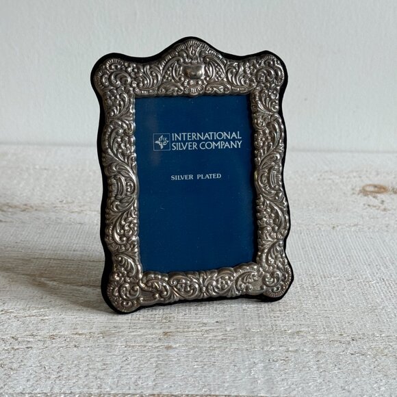 Vintage Ornate Silver Plated Photo Frame with Stand - Picture 2 of 11